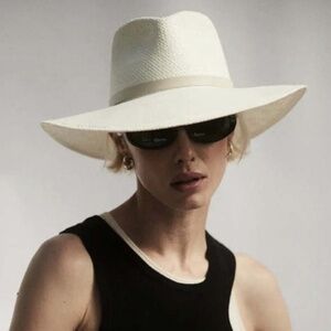 JANESSA LEONE Valentine Packable Straw Fedora Hat (Bleach color/ Size Small)
